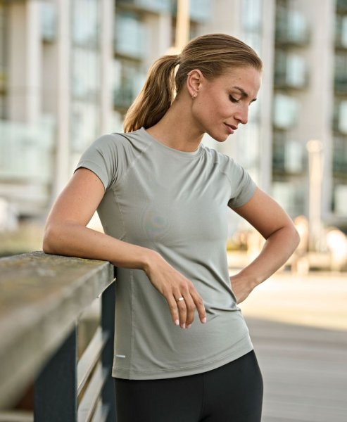 Zoom bild av Women´s Cool Dry Tee Sage