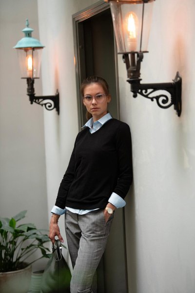 Zoom bild av Woman classy luxury merino blend, black