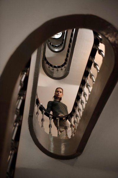 Zoom bild av Woman elegant round neck, olive