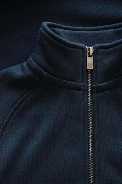 Zoom bild av Woman fashionable trainer, navy