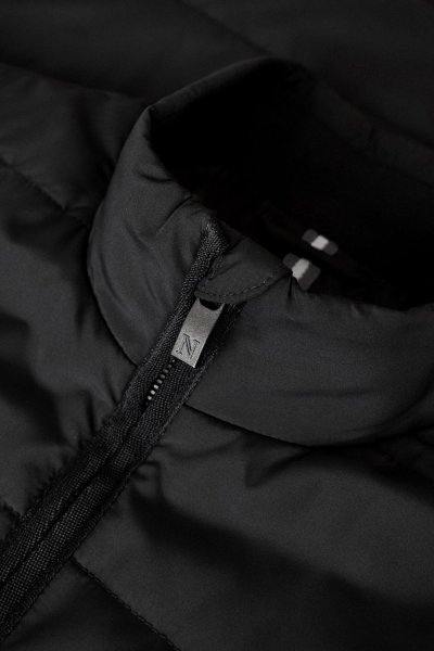 Zoom bild av Horizontal quilted gilet, black