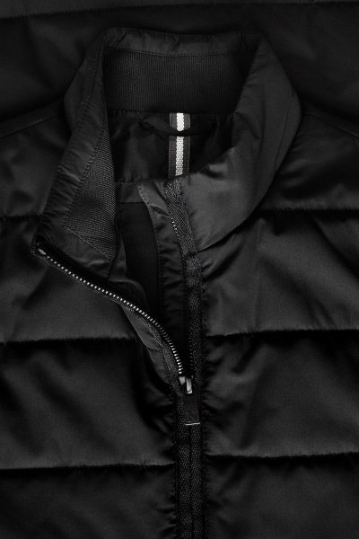 Zoom bild av Horizontal quilted gilet, black