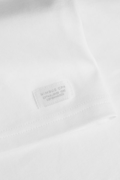 Zoom bild av The interlock tee