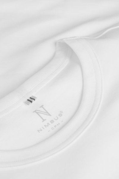 Zoom bild av The interlock tee