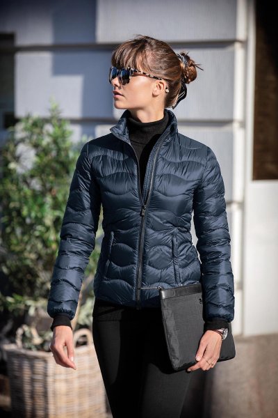 Zoom bild av Woman perfect down experience, navy