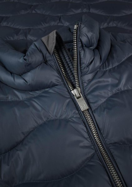 Zoom bild av Versatile down gilet, navy